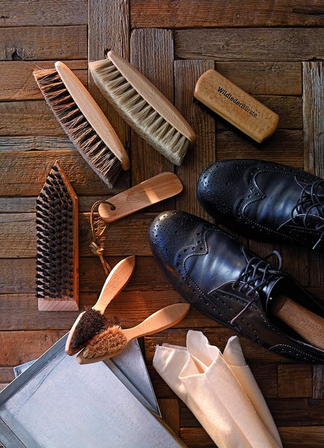 Redecker Brass Wire and Natural Pig Bristle Suede Brush with Oiled Beechwood Handle, 4-3/4-Inches