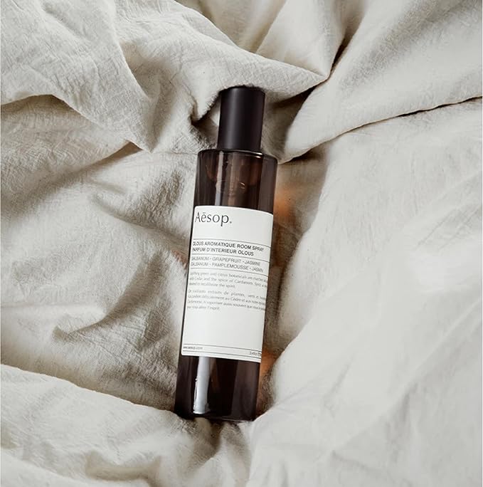 Aesop Olous Aromatique Room Spray | Non- Aerosol Air Freshener | Fresh, Woody, Citrus | Uplifting Citrus Botanicals, Cedar, Cardamom | Aroma for Several Hours | 3.4 oz / 100mL